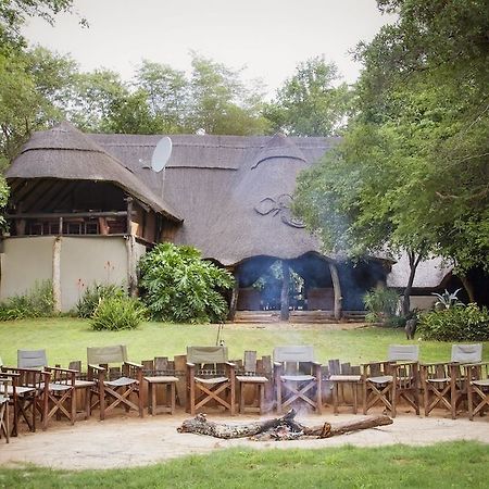 Ivory Lodge Dete Exterior photo