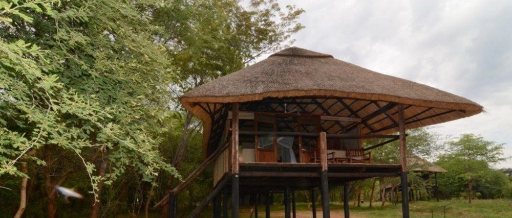 Ivory Lodge Dete Exterior photo