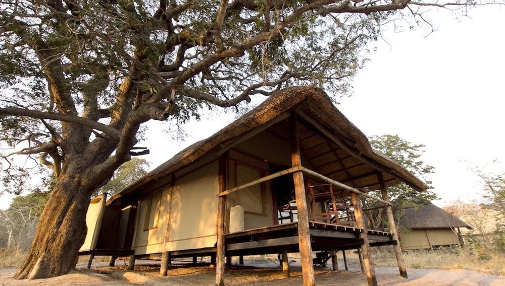 Ivory Lodge Dete Exterior photo