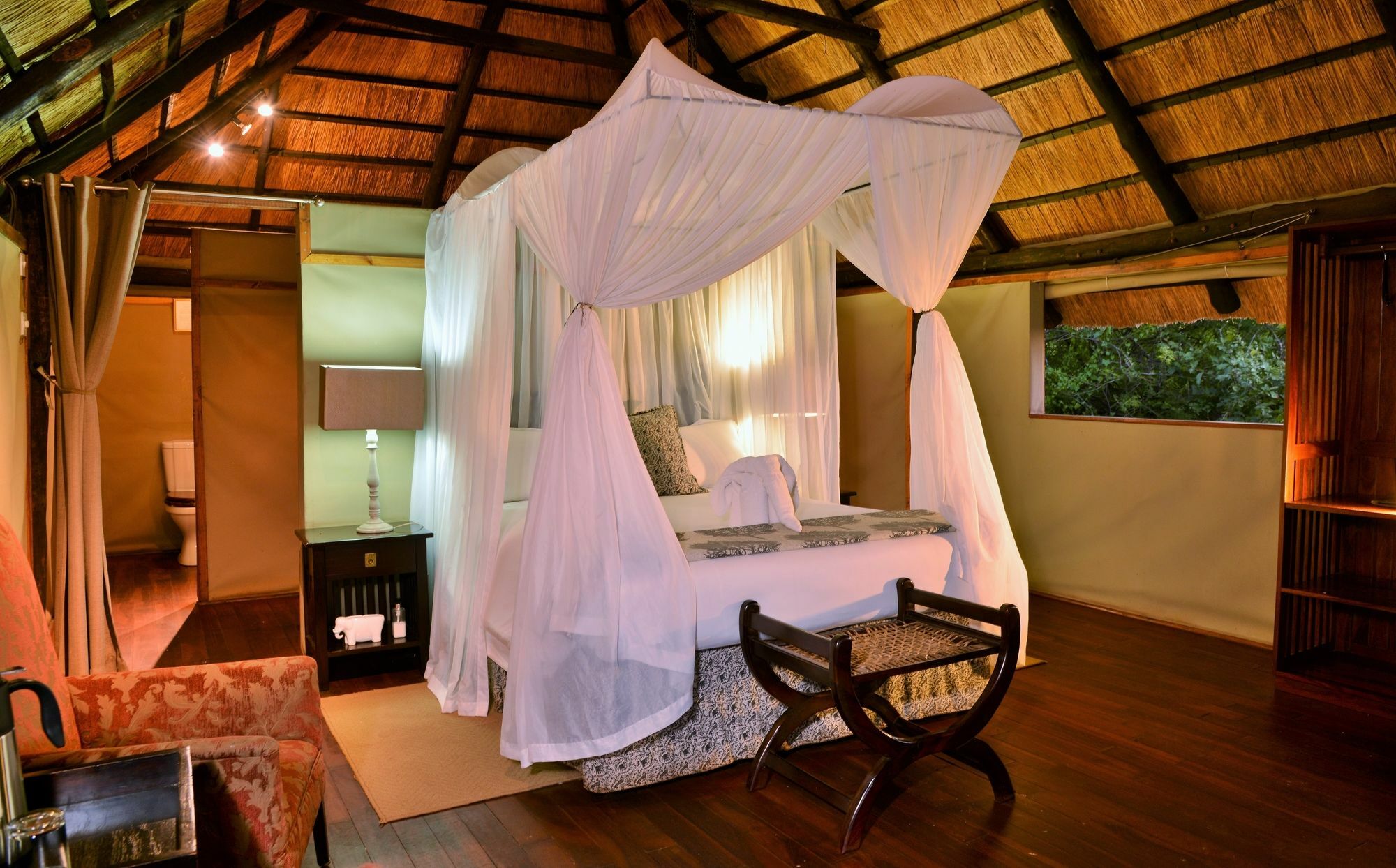 Ivory Lodge Dete Exterior photo